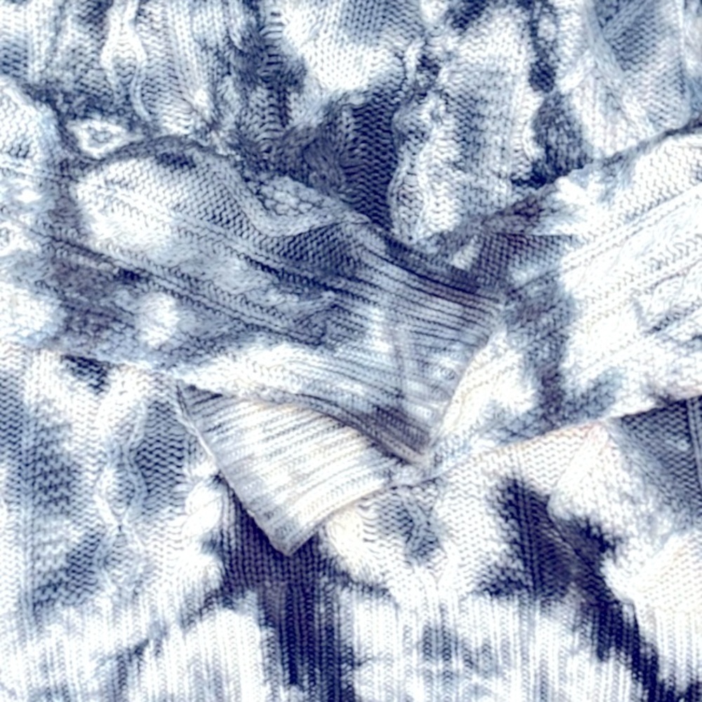 Pilcro Joni Tie-Dye Cable Knit V-Neck Sweater Side Slits Dark Navy White Size S - Picture 4 of 9